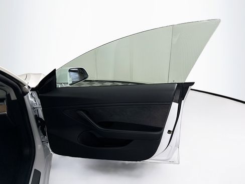 Used 2019 Tesla Model 3 Long Range image 29