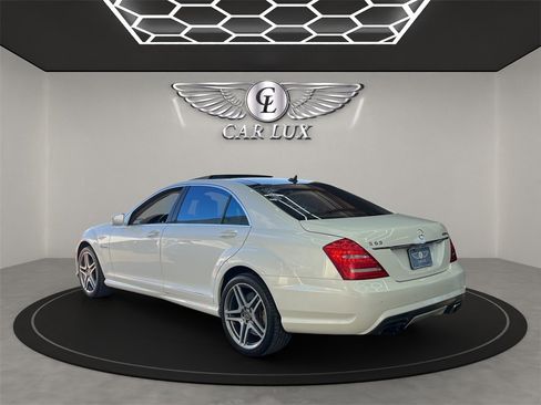 Used 2013 Mercedes-Benz S 63 AMG w/ Driver Assistance Pkg image 4