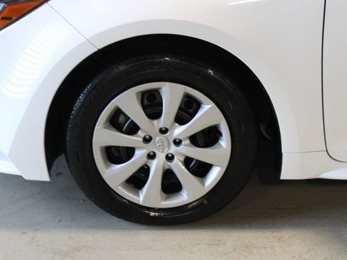 Used 2024 Toyota Corolla LE image 6
