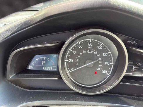 Used 2018 MAZDA MAZDA3 Touring image 15