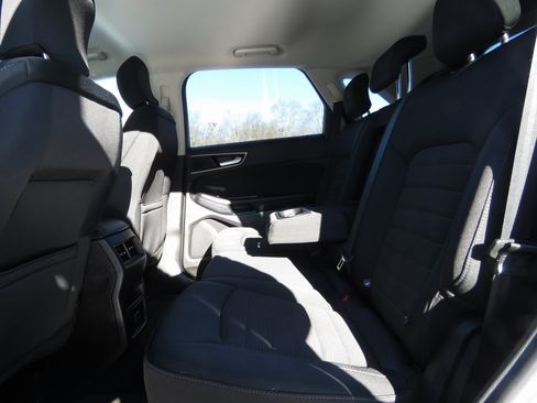 Used 2017 Ford Edge SEL image 17