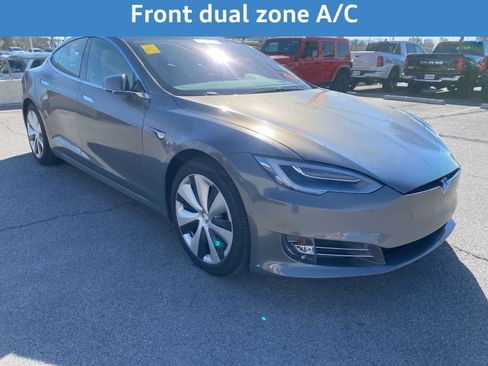 Used 2020 Tesla Model S Long Range Plus image 5