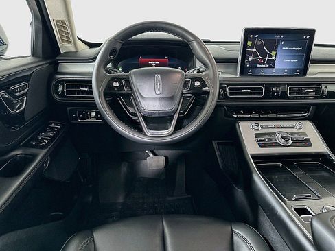 Used 2024 Lincoln Aviator AWD w/ Premium Package image 24
