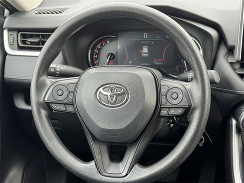 Used 2025 Toyota RAV4 LE image 8