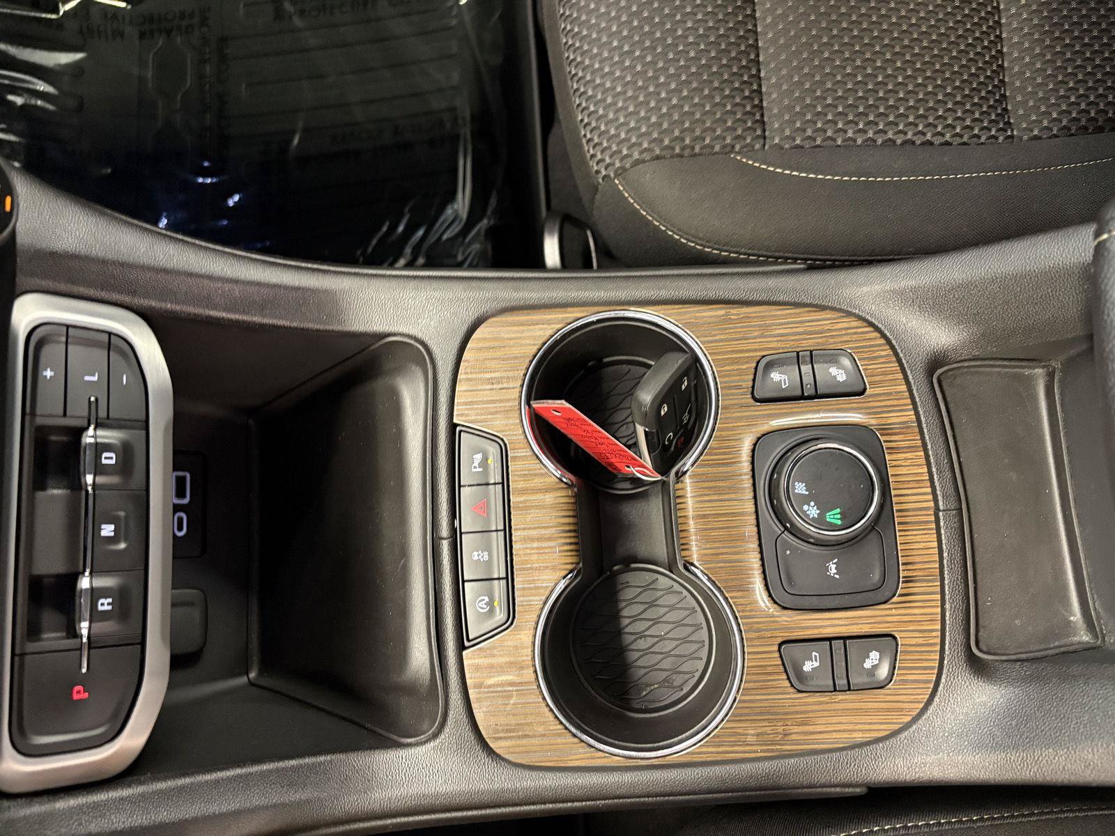 Used 2022 GMC Acadia SLE w/ Driver Convenience Package FWD image 33