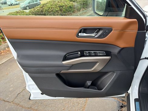 New 2025 Nissan Pathfinder Platinum w/ Cargo Package image 17