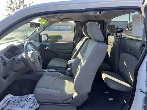 Used 2020 Nissan Frontier S image 15