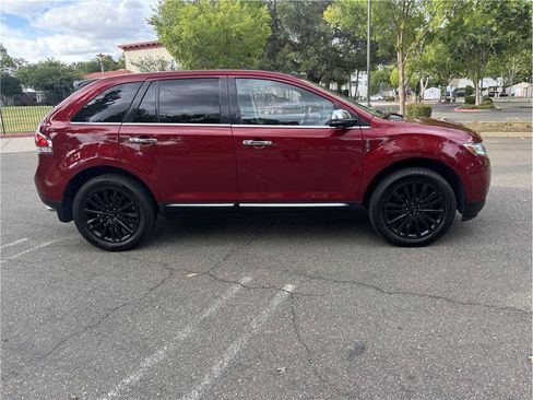 Used 2013 Lincoln MKX FWD image 8