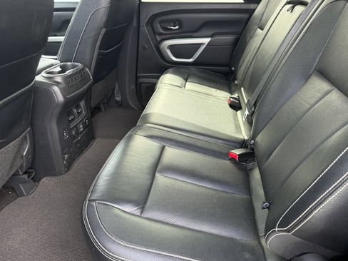Used 2019 Nissan Titan PRO-4X w/ Pro-4x Convenience Package AWD/4WD image 8