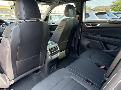 New 2026 Volkswagen Atlas Cross Sport SEL R-Line image 12
