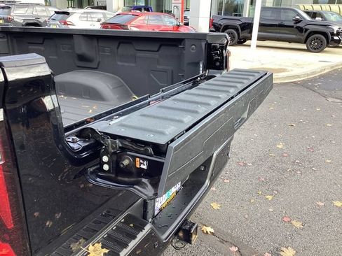 Used 2024 GMC Sierra 3500 Denali Ultimate AWD/4WD image 33