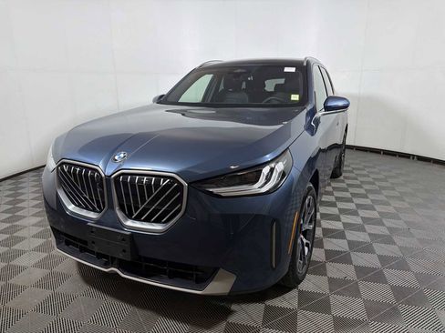 Used 2025 BMW X3 xDrive30i w/ Premium Package AWD/4WD image 3