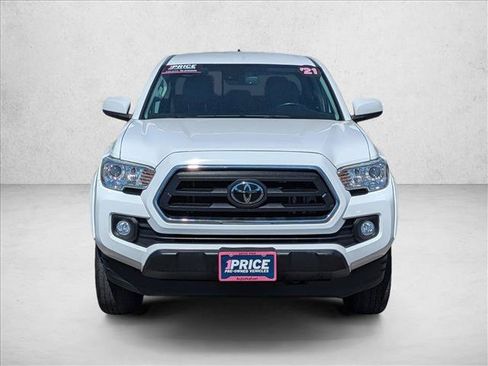 Used 2021 Toyota Tacoma SR5 AWD/4WD image 2