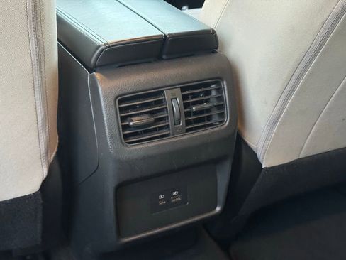 Used 2023 Nissan Rogue SV image 13