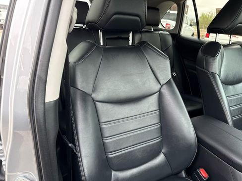 Used 2020 Toyota RAV4 XLE Premium image 15