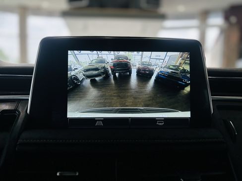 Used 2023 GMC Yukon XL AT4 w/ LPO, Floor Liner Package AWD/4WD image 67