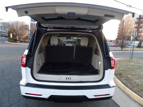 Used 2019 Lincoln Navigator L Reserve image 19