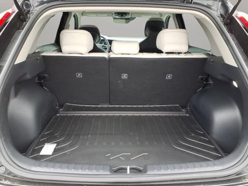 Used 2024 Kia Niro EX Touring FWD image 9