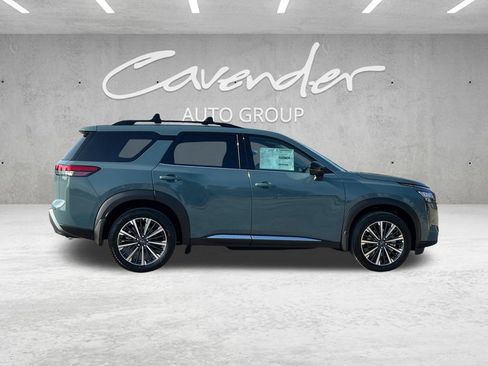 New 2026 Nissan Pathfinder Platinum FWD image 18