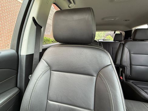Used 2020 Chevrolet Traverse LT w/ LPO, Black Accent Package AWD/4WD image 34