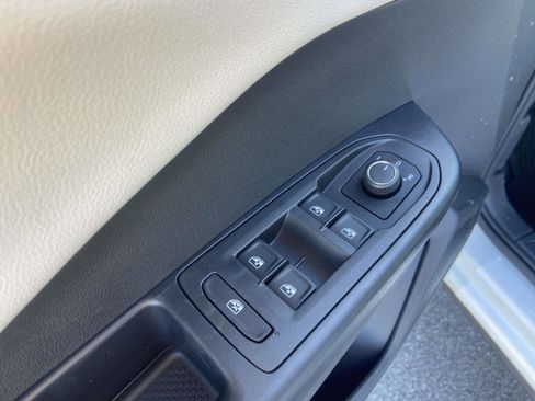 New 2026 Volkswagen Taos S image 19