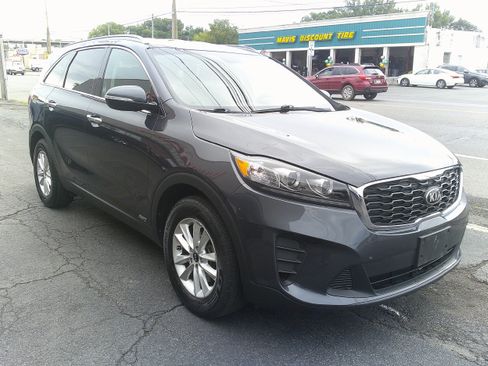 Used 2019 Kia Sorento AWD w/ LX Convenience Package image 4