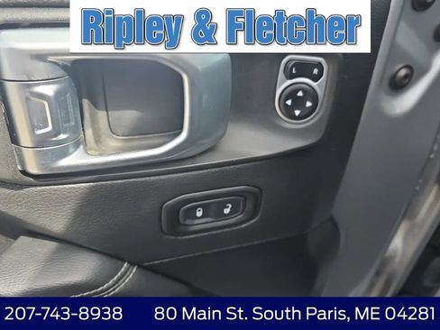 Used 2020 Jeep Wrangler Unlimited Sahara AWD/4WD image 16