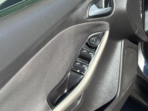 Used 2012 Ford Focus SEL FWD image 67