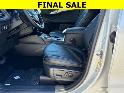 New 2025 Ford Escape SE w/ PHEV Premium Package FWD image 9