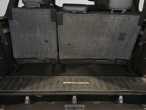 Used 2025 Toyota Sequoia Platinum AWD/4WD image 7
