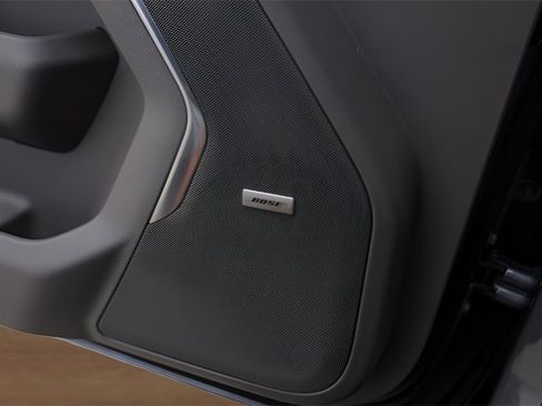 Used 2023 Chevrolet Tahoe Z71 w/ Luxury Package image 23