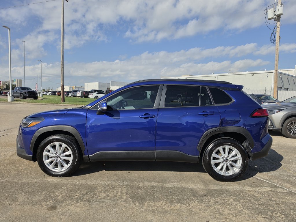 Used 2023 Toyota Corolla Cross LE FWD image 6