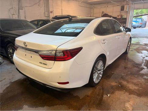 Used 2016 Lexus ES 350 w/ Luxury Package w/Wood Trim FWD image 2