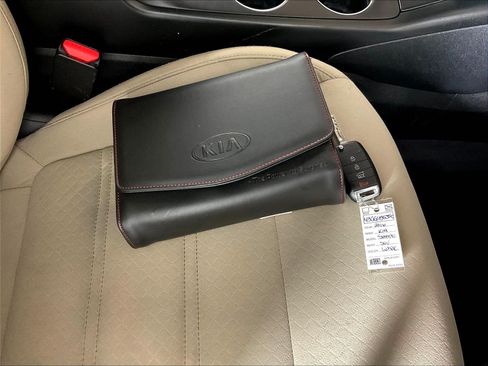 Used 2016 Kia Sorento FWD image 34