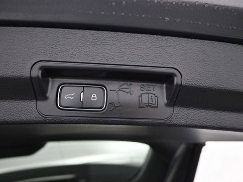 Used 2023 Ford Explorer XLT w/ Equipment Group 202A image 30