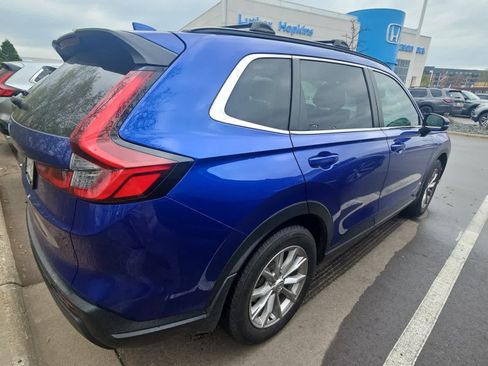 Used 2024 Honda CR-V EX-L image 3