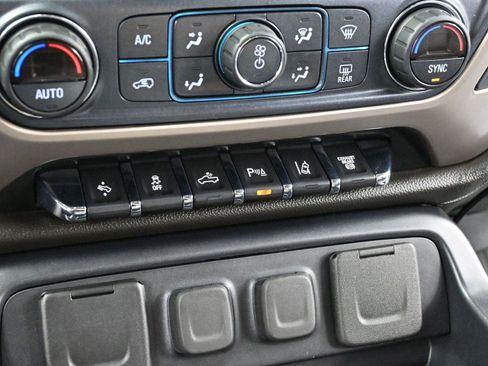 Used 2018 GMC Sierra 2500 Denali w/ Duramax Plus Package image 23