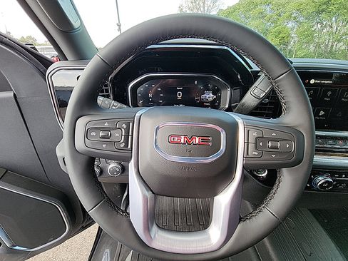 New 2026 GMC Sierra 1500 SLE image 18