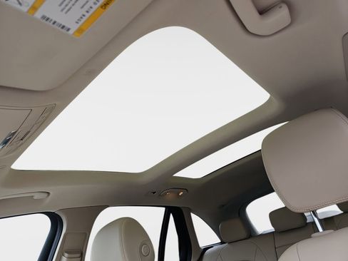 Used 2022 Mercedes-Benz GLC 300 4MATIC image 32