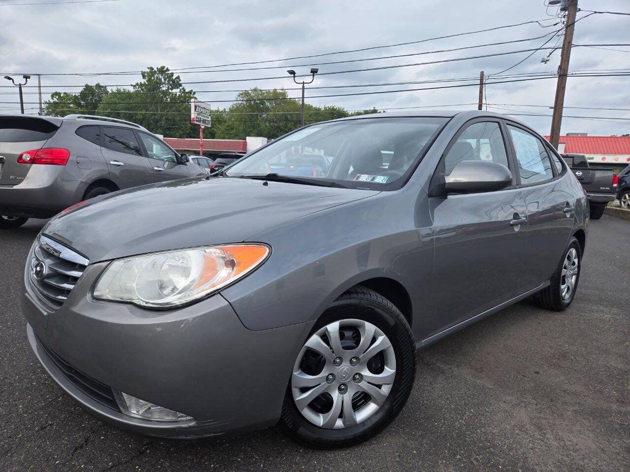 Used 2010 Hyundai Elantra GLS FWD image 2