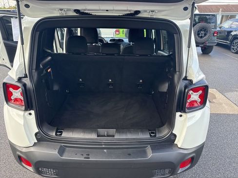 Used 2021 Jeep Renegade Latitude image 18