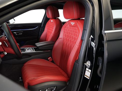 Used 2022 Bentley Flying Spur Plug-In Hybrid AWD/4WD image 10