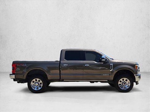 Used 2017 Ford F250 King Ranch w/ King Ranch Ultimate Package AWD/4WD image 4