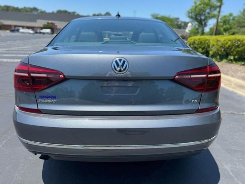 Used 2019 Volkswagen Passat 2.0T Wolfsburg w/ Wheels & Sunroof Package FWD image 4