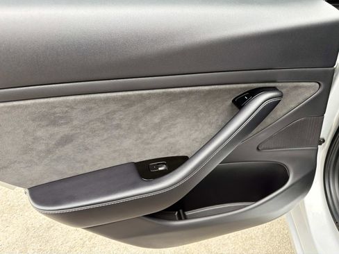 Used 2018 Tesla Model 3 Long Range RWD image 8