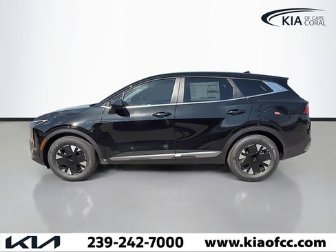 New 2026 Kia Sportage LX FWD image 2