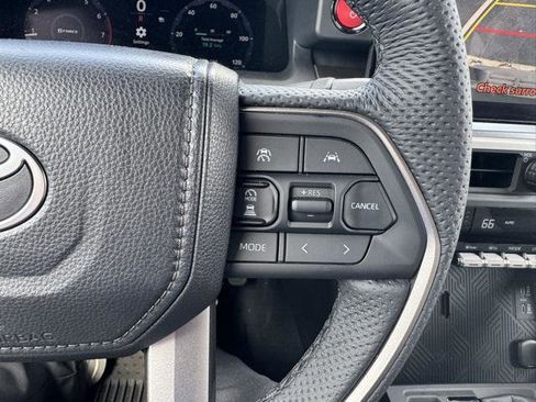 Certified 2025 Toyota Tacoma TRD Off-Road image 15