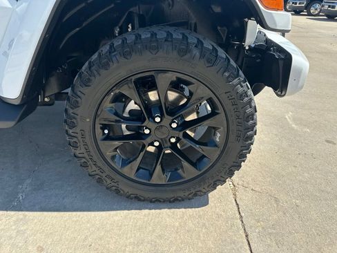 Used 2021 Jeep Wrangler Unlimited Sahara AWD/4WD image 40