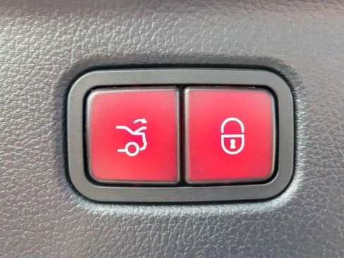 Used 2022 Mercedes-Benz S 580 4MATIC Sedan w/ AMG Line Package image 21