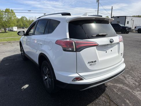 Used 2017 Toyota RAV4 XLE w/ All Weather Liner Package AWD/4WD image 8